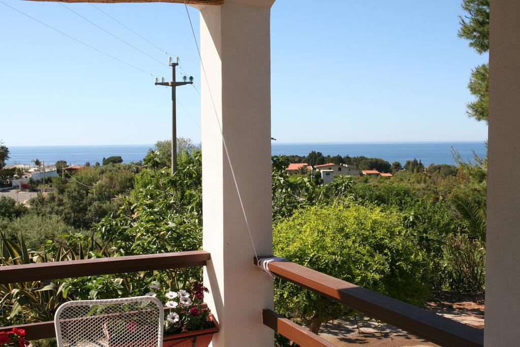 B&B A Casa Di Picci Санта-Доменика Экстерьер фото